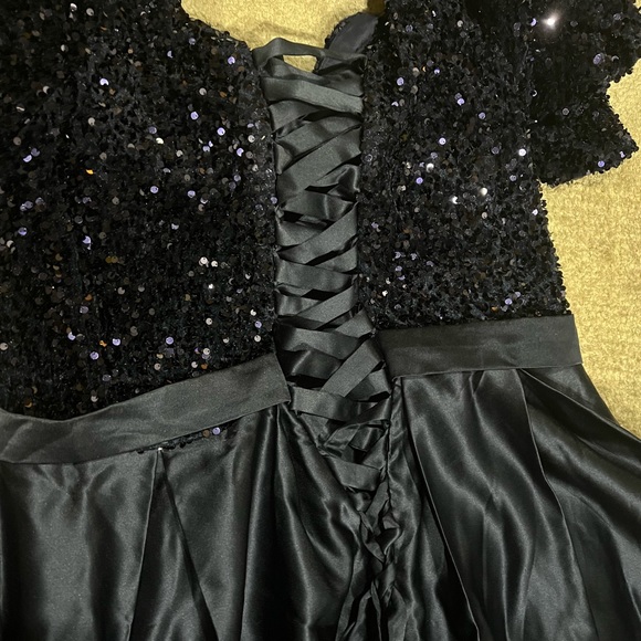 Navy blue sequin ball gown size 20-22 - Picture 5 of 7